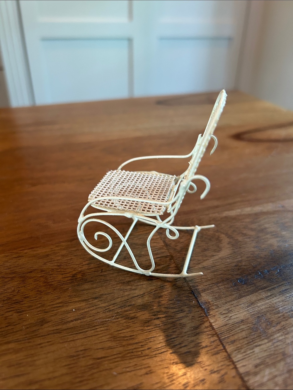 Vtg White Metal Mesh Rocking Chair, Dollhouse Furniture - Picture 2 of 5